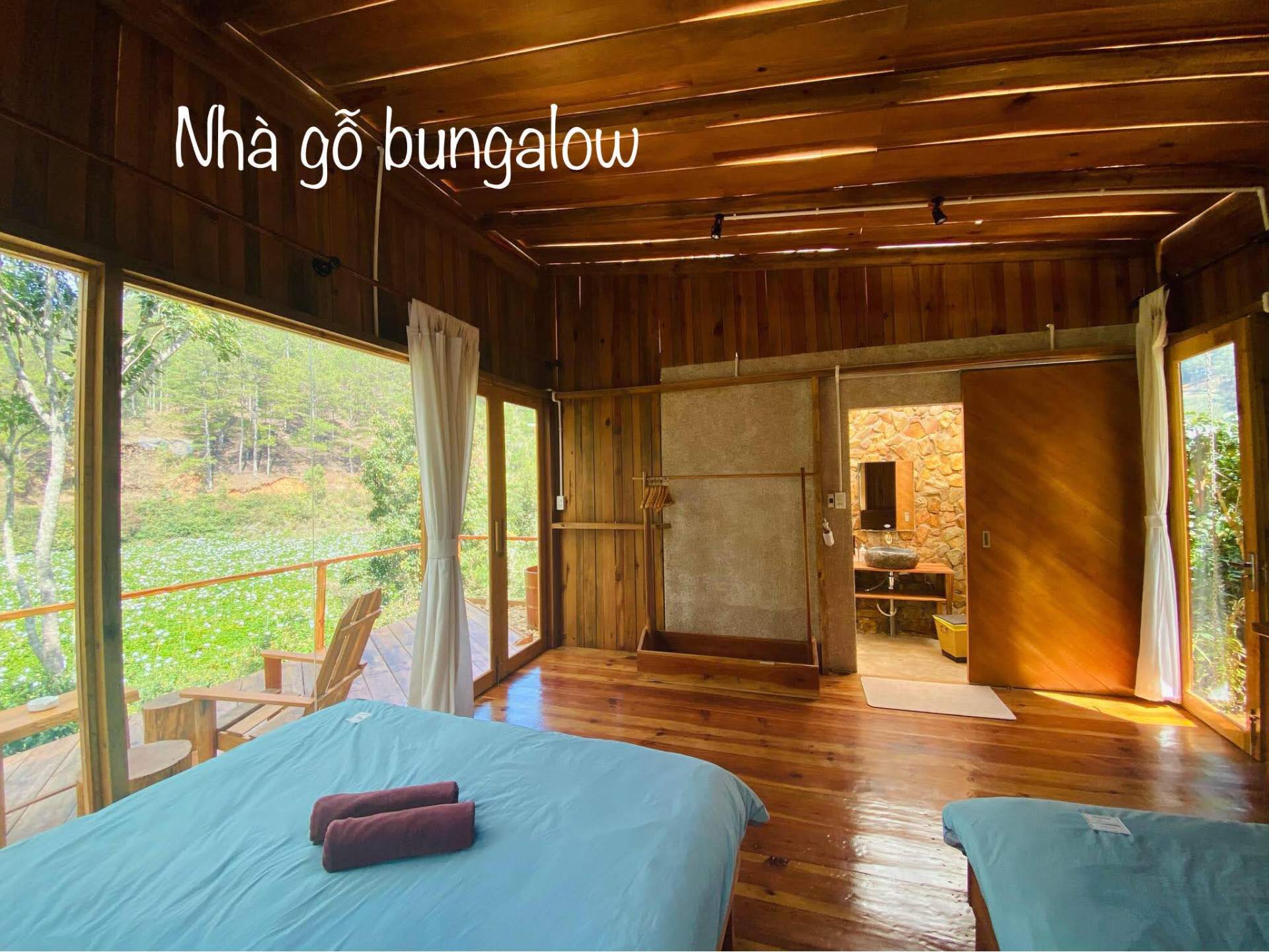 Nhà gỗ bungalow nhìn ra vườn