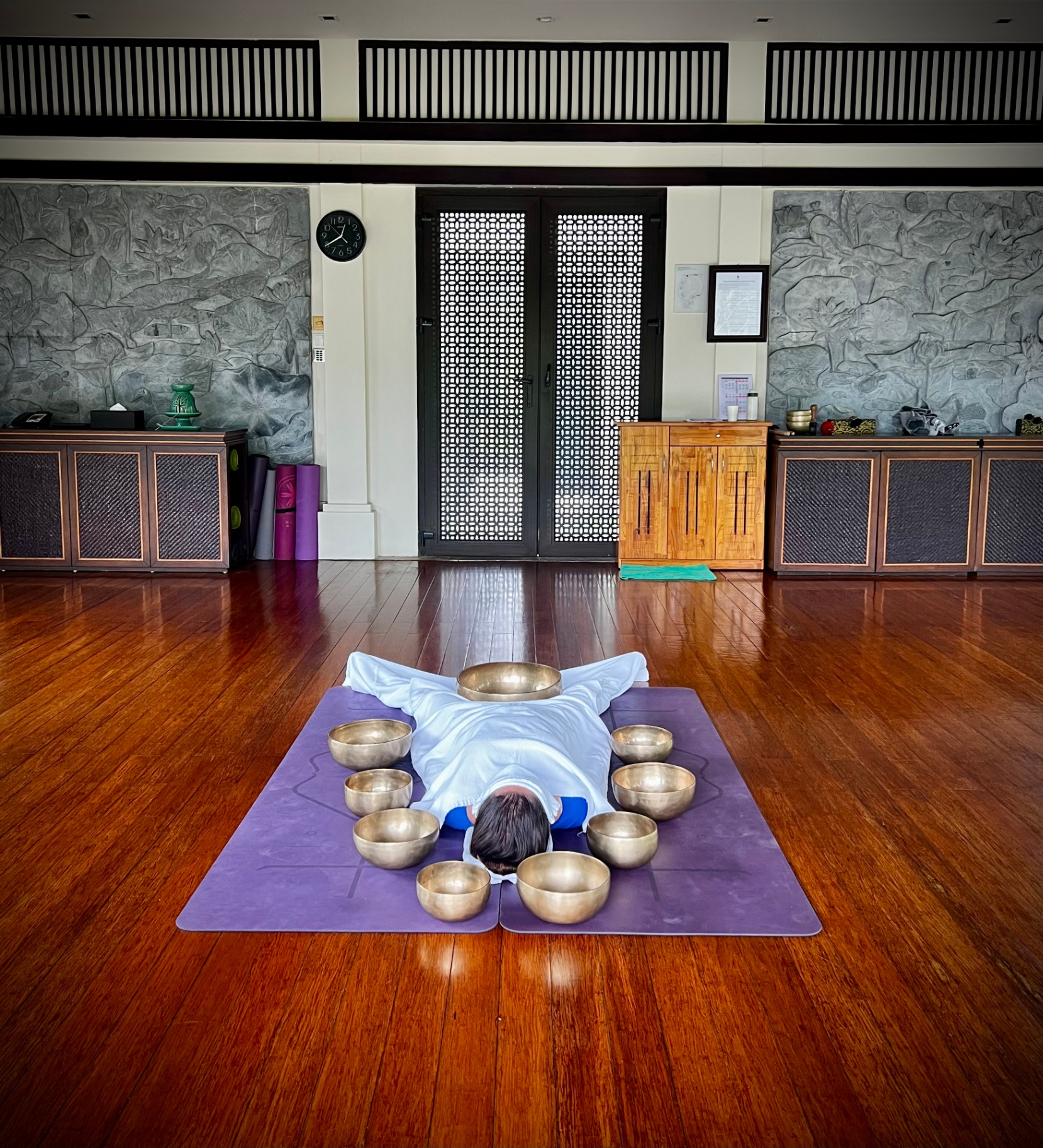 Trị liệu âm thanh Sound Healing với chuông xoay